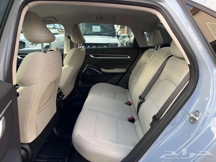 جيلي ام جراند 2025 25