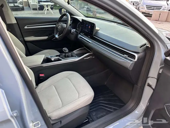 جيلي ام جراند 2025 27