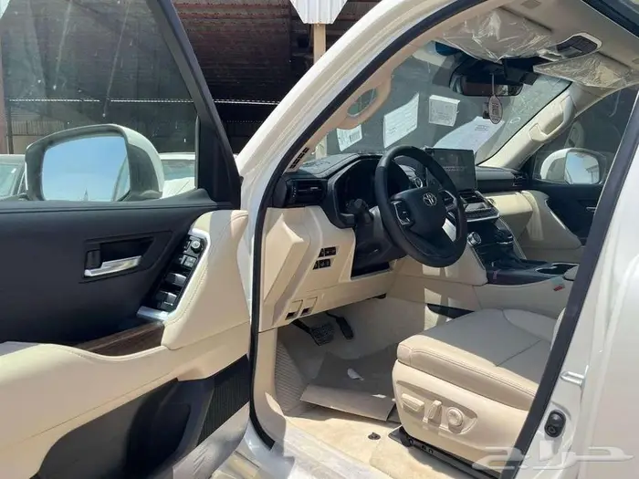 لاندكروزر GXR L4 2025 نقد وتقسيط 4