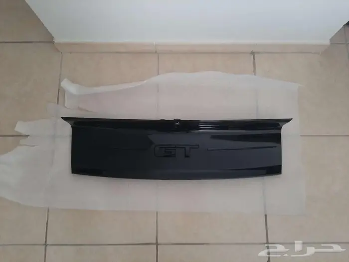 موستنج جي تي العلامة الخلفية اسود 2023 0