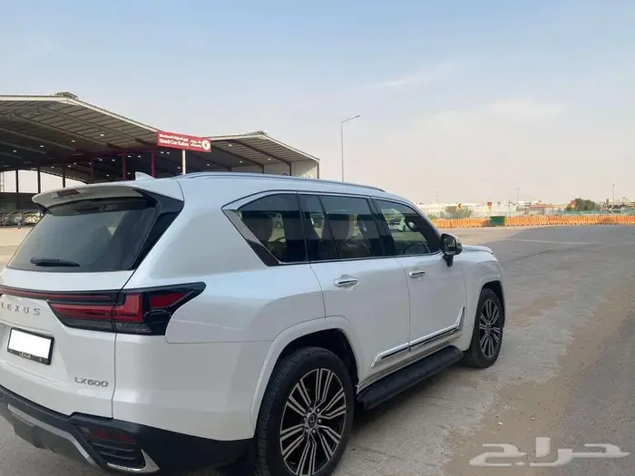 لكزس LX 600 2024 7