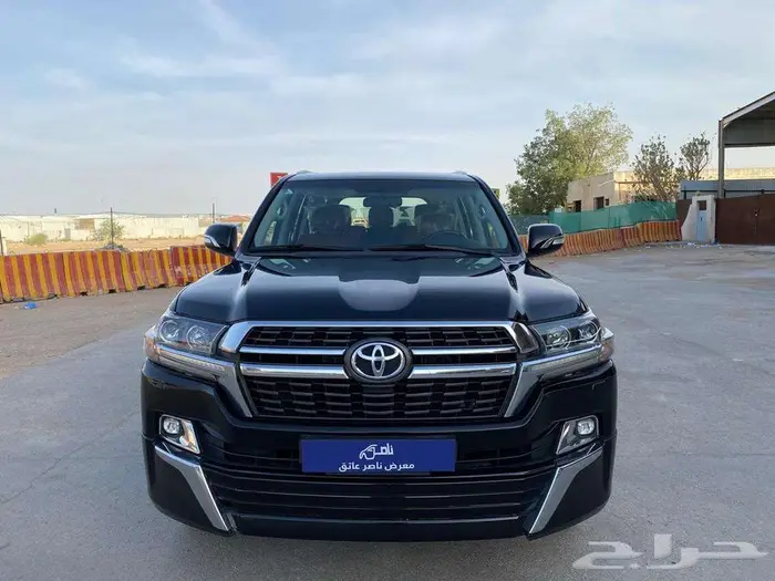 لاندكروزر GXR 2021 V8 تورنق فل كامل 0