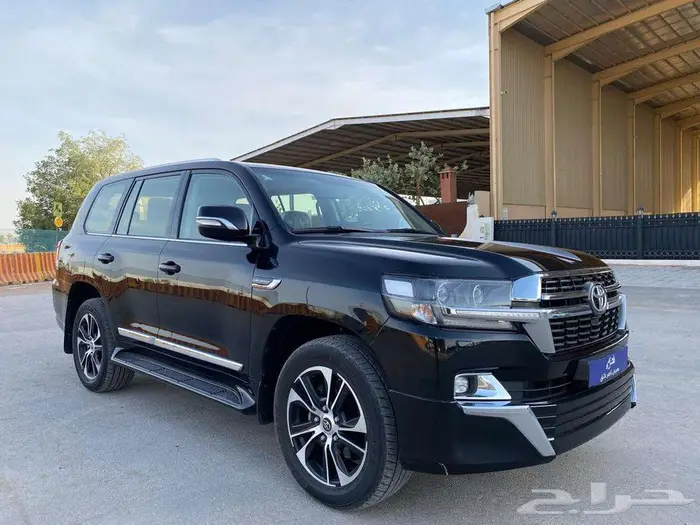 لاندكروزر GXR 2021 V8 تورنق فل كامل 2