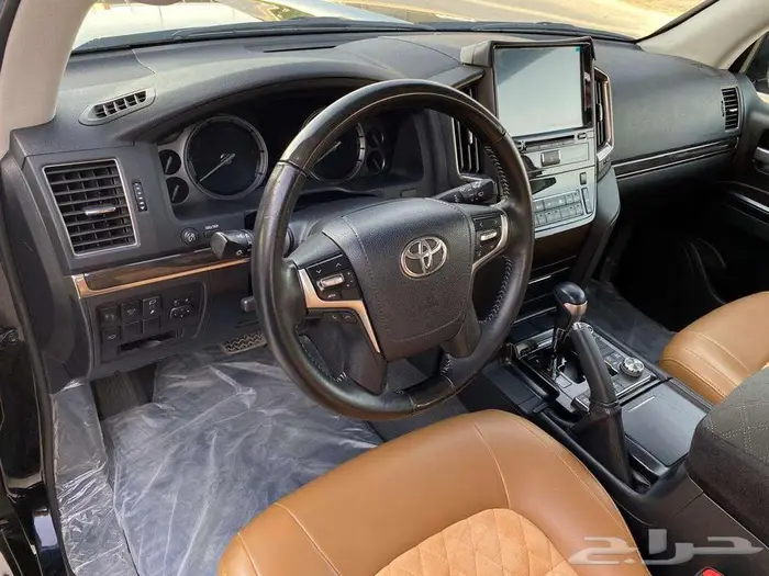 لاندكروزر GXR 2021 V8 تورنق فل كامل 11