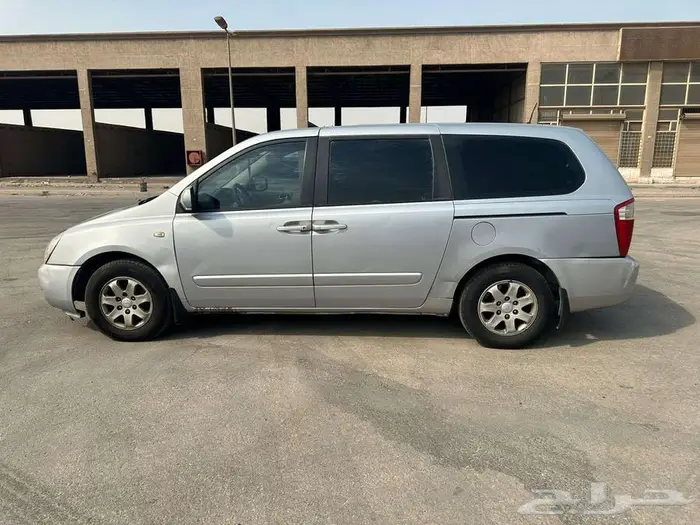 كيا كرنفال 2010 3