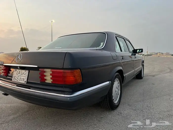 للبيع مرسدس حجم 560 82