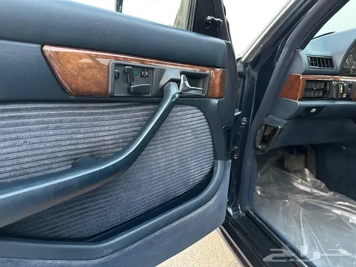 للبيع مرسدس حجم 560 46