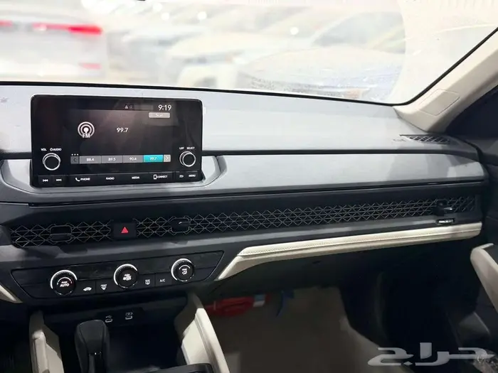 هوندا اكورد ستاندرد LX موديل 2025 13