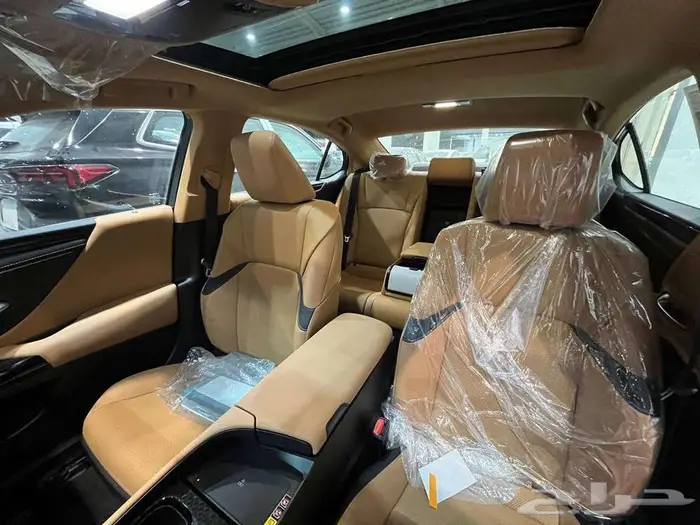 لكزس ES250 AA ستاندر موديل 2025 سعودي 10