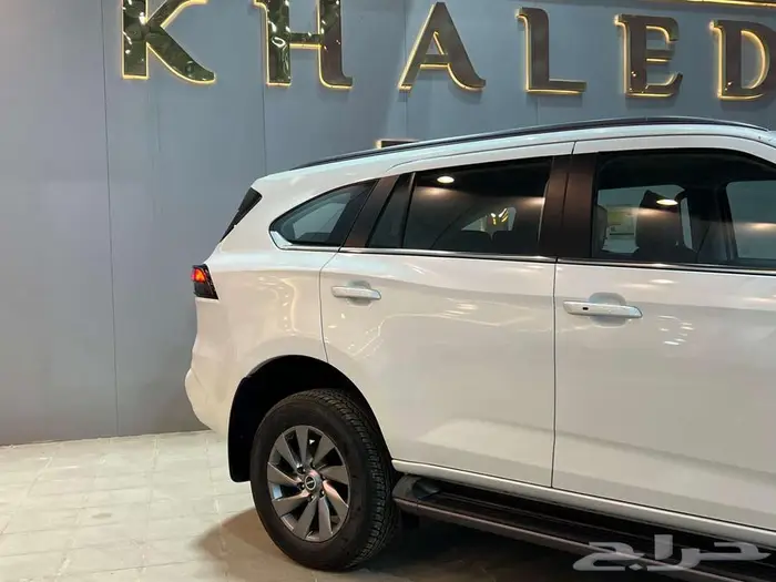 ايسوزو MU-X موديل 2024 فل كامل دبل لدى خالد للسيارات 3