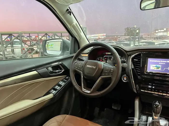 ايسوزو MU-X موديل 2024 فل كامل دبل لدى خالد للسيارات 10