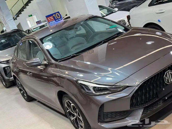 ام جي GT استندر 2024 اسود رمادي ابيض 12