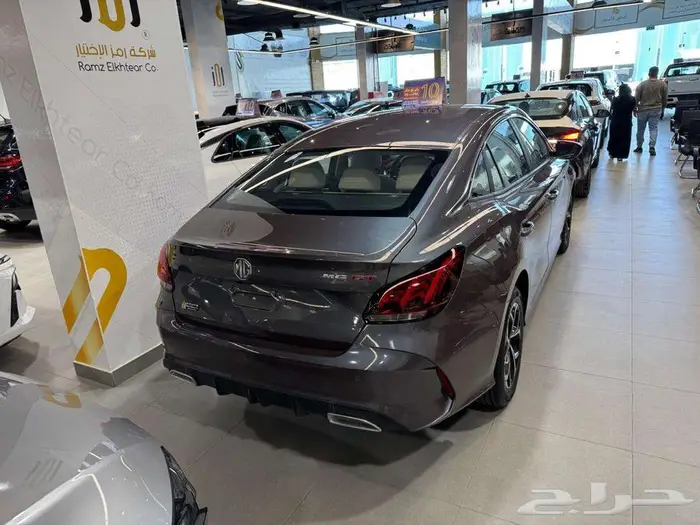 ام جي GT استندر 2024 اسود رمادي ابيض 14