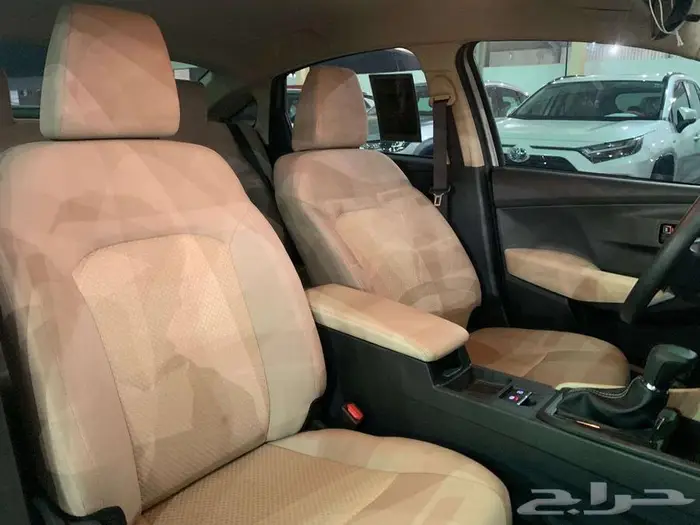 تويوتا يارس موديل 2023 نص فل 11