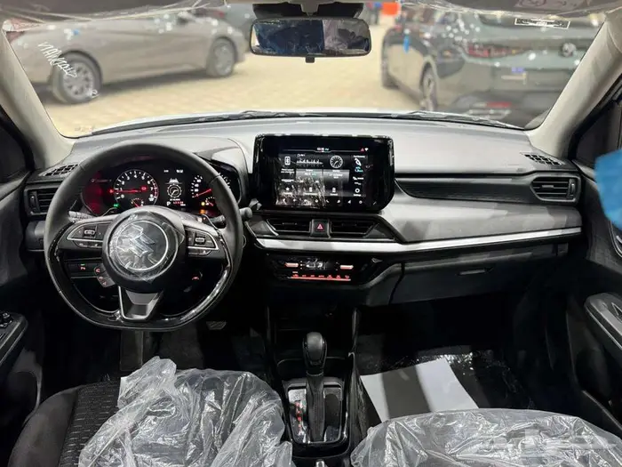 سوزوكي سويفت GLX 2025 7