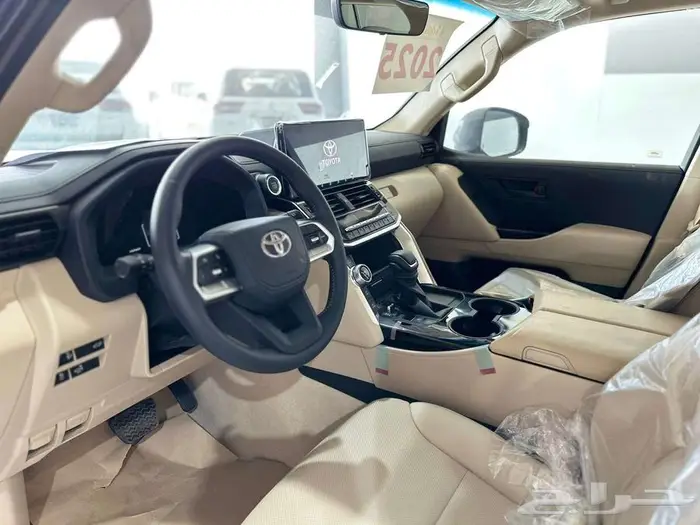 تويوتا لاندكروزر كروزر GXR.L4 خليجي فتحه سقف موديل2025 9