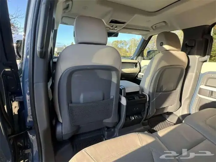 لاند روفر ديفندر 110 2024 V6 12