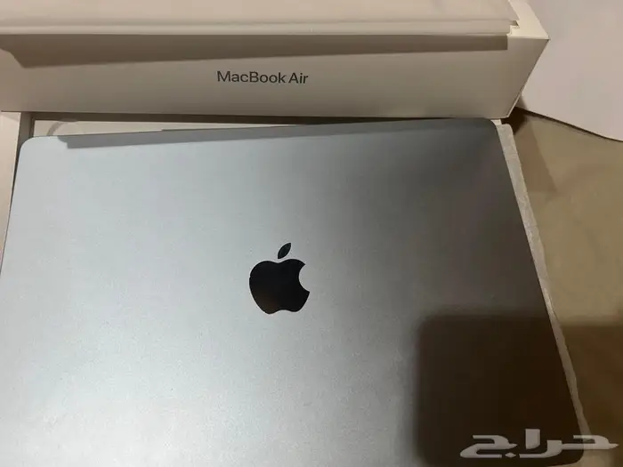 ماك بوك اير 2025 1
