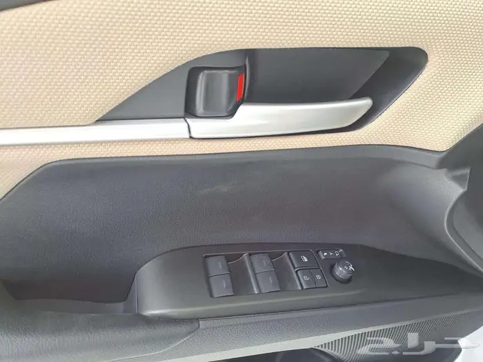 تويوتا كامري E ستاندر هايبرد 2025 8