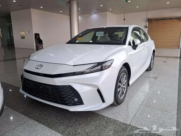 تويوتا كامري E ستاندر هايبرد 2025 0