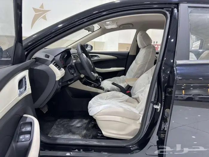 ام جي 5 MG ستاندرد موديل 2025 كاش و تقسيط 6