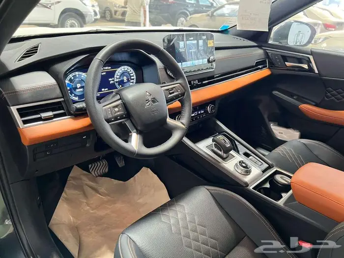 ميتسوبيشي اوتلاندر نص فل وفل كامل7 راكب 2025 26