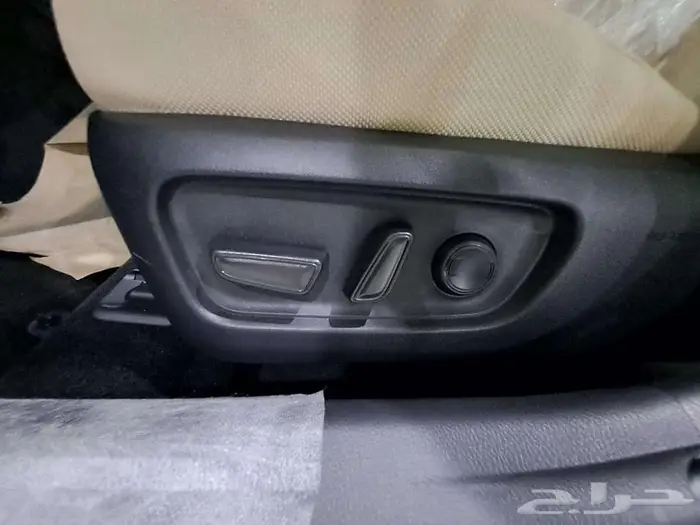 تويوتا كامري ال اي هايبرد (سقف بانوراما) 2025 5