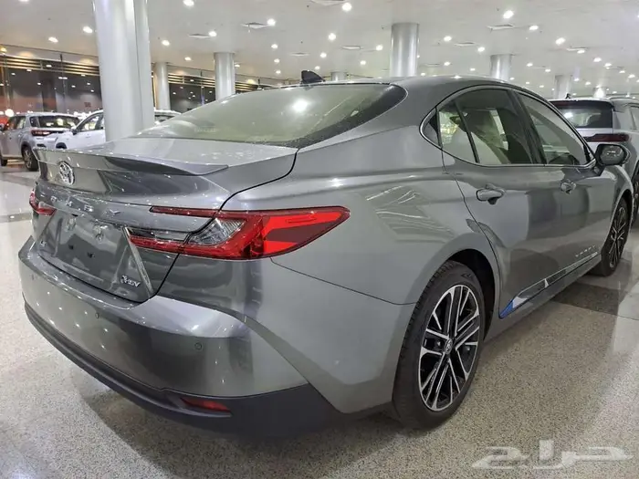 تويوتا كامري ال اي هايبرد (سقف بانوراما) 2025 2