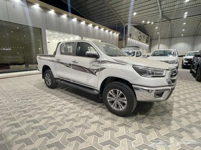 تويوتا هايلوكس غمارتين بنزين S.GLX قير عادي دبل 2025 سعودي 1