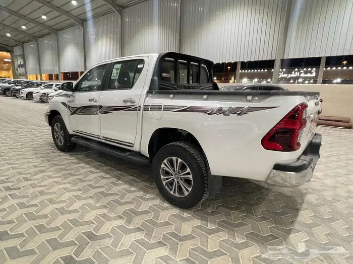 تويوتا هايلوكس غمارتين بنزين S.GLX قير عادي دبل 2025 سعودي 6