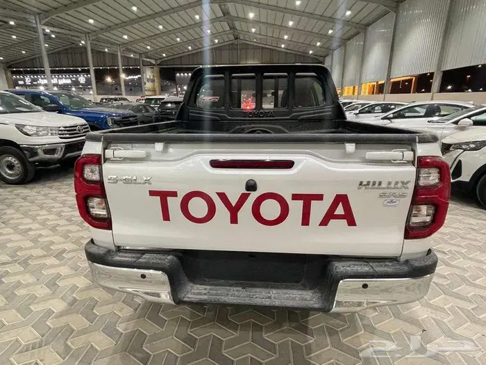 تويوتا هايلوكس غمارتين بنزين S.GLX قير عادي دبل 2025 سعودي 8