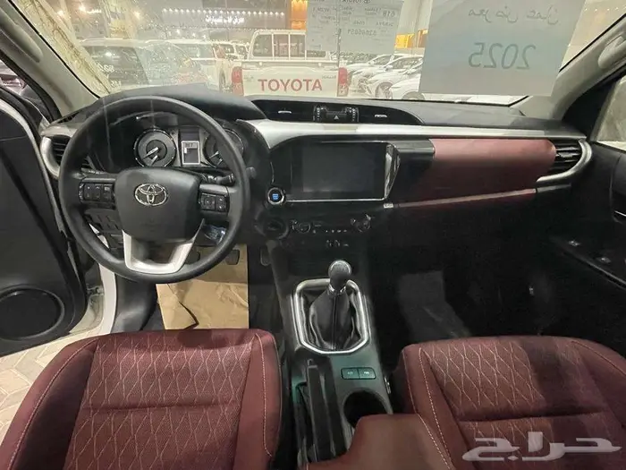 تويوتا هايلوكس غمارتين بنزين S.GLX قير عادي دبل 2025 سعودي 9