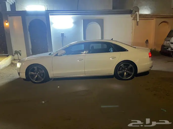 اودي a8 12