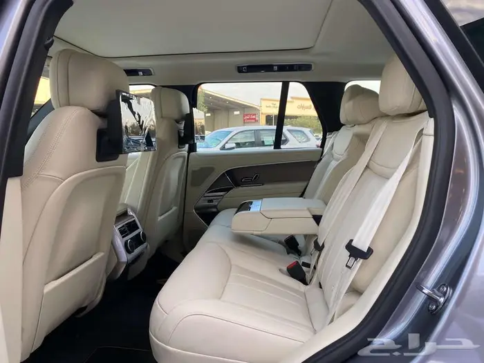 رينج روفر HSE 2025 اعلى فئة 8 سلندر صيانة مجانية 60 الف 5