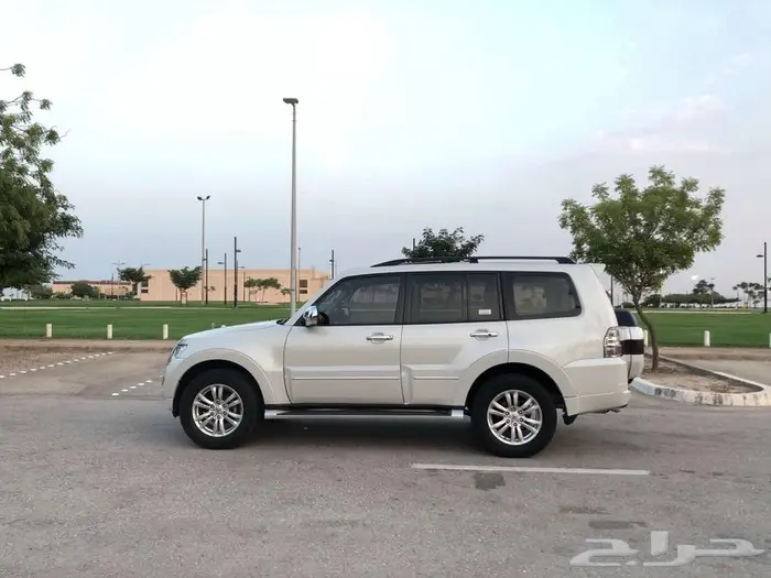 ميتسوبيشي باجيرو 2022 فل سعودي ممشي قليل مخزن 25 ألف 10