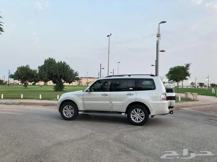 ميتسوبيشي باجيرو 2022 فل سعودي ممشي قليل مخزن 25 ألف 4