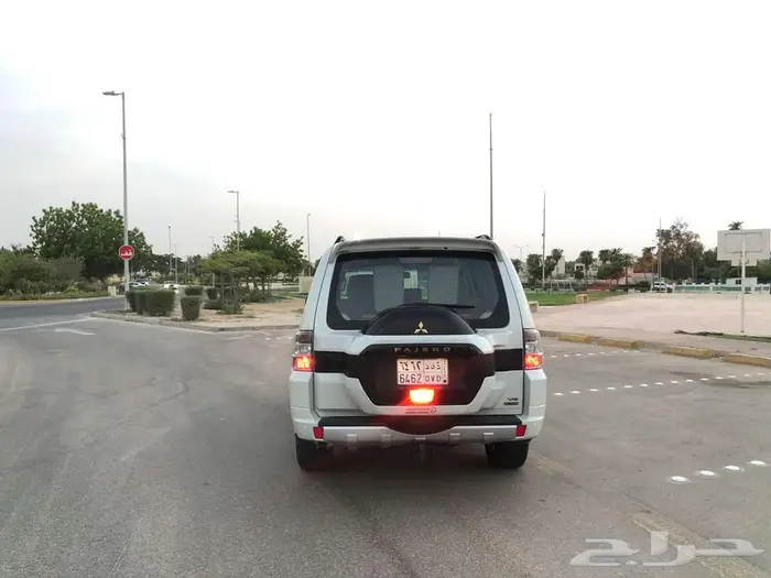 ميتسوبيشي باجيرو 2022 فل سعودي ممشي قليل مخزن 25 ألف 42