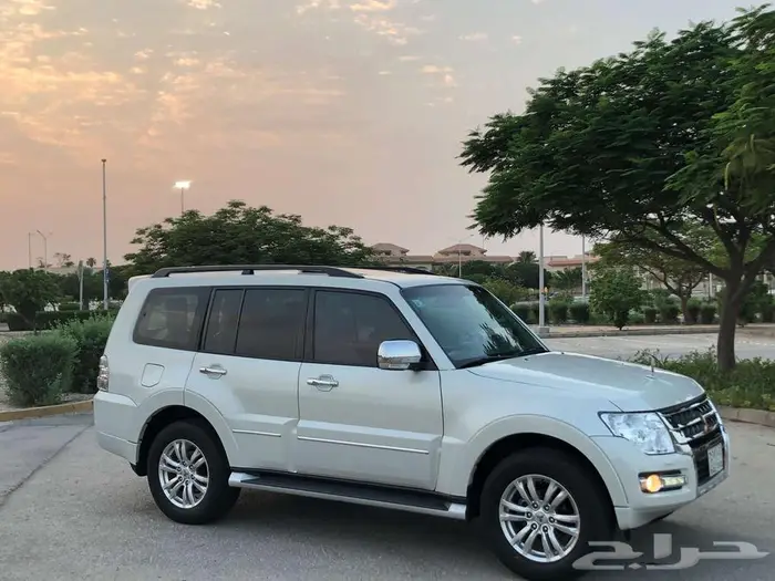 ميتسوبيشي باجيرو 2022 فل سعودي ممشي قليل مخزن 25 ألف 60