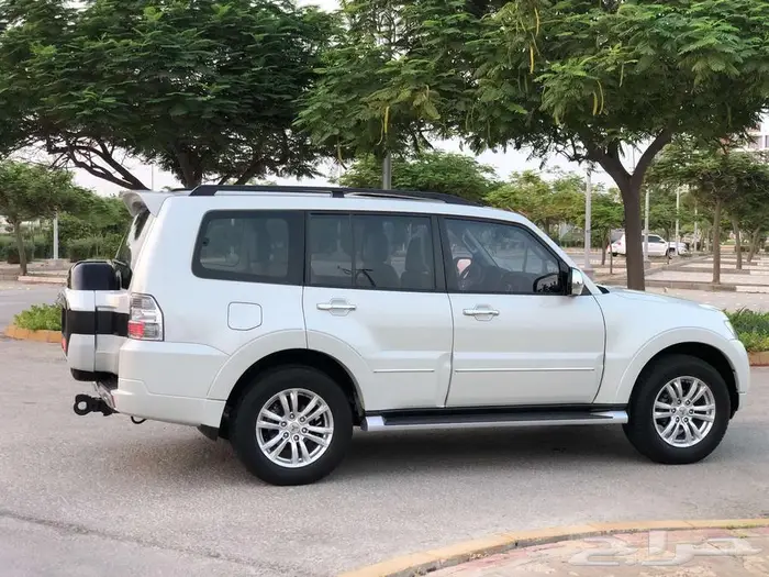 ميتسوبيشي باجيرو 2022 فل سعودي ممشي قليل مخزن 25 ألف 51