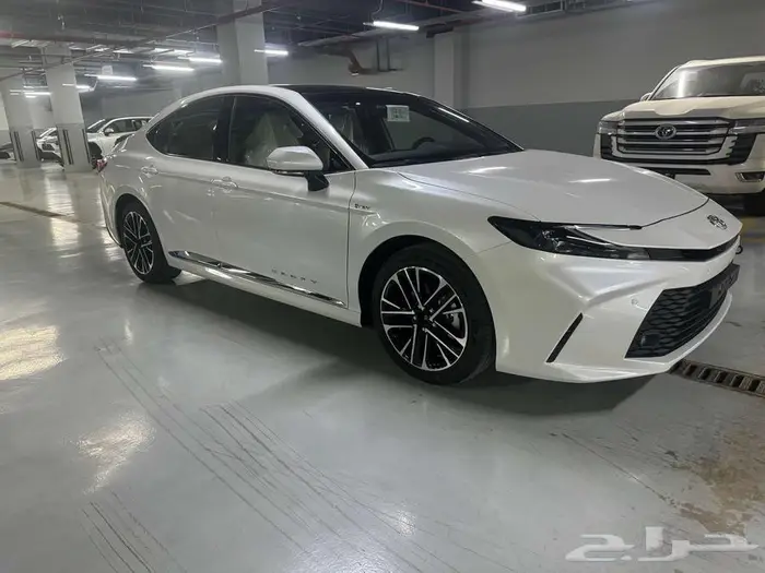 تويوتا- كامري- LE -هايبرد- 2025-بطاقه - ابيض 4