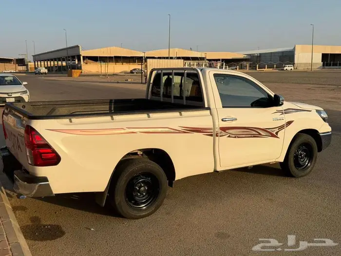 تويوتا هايلكس غمارة بنزين موديل 2025 ممشى 25000 6