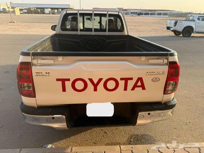 تويوتا هايلكس غمارة بنزين موديل 2025 ممشى 25000 5