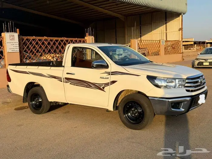 تويوتا هايلكس غمارة بنزين موديل 2025 ممشى 25000 8