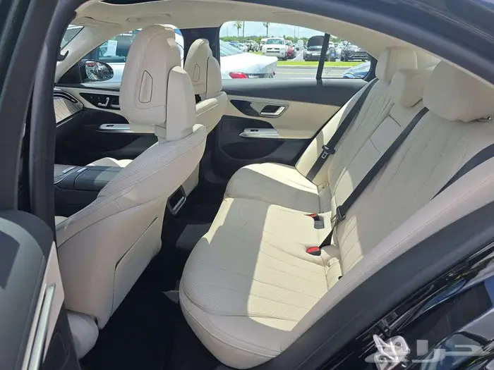 Mercedes E350 2025 ممشى 19000 كيلو - 256000 ريال للاستيراد 8