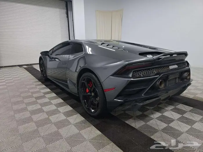 2021 Lamborghini Huracan EVO RWD Coupe 4