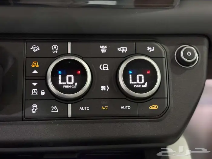 لاند روفر ديفندر 2025 HSE اكس ديناميك 12