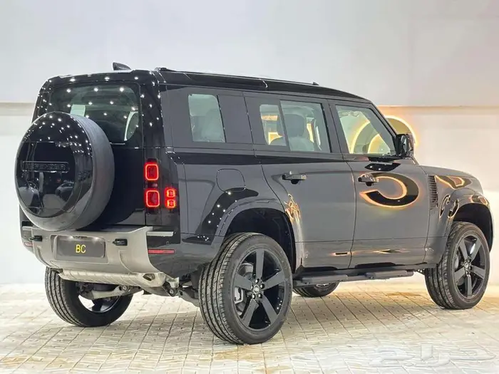 لاند روفر ديفندر 2025 HSE اكس ديناميك 3