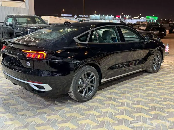 متوفر فورد تورس ترند م2026 لون أسود سعودى 4