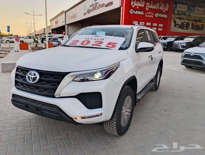 تويوتا فورتشنر بنزين بدون دبل 2025 0