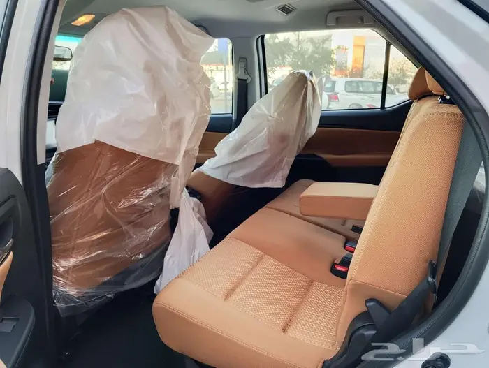 تويوتا فورتشنر بنزين بدون دبل 2025 7